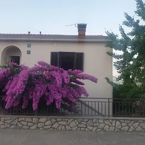 Mara Apartman
